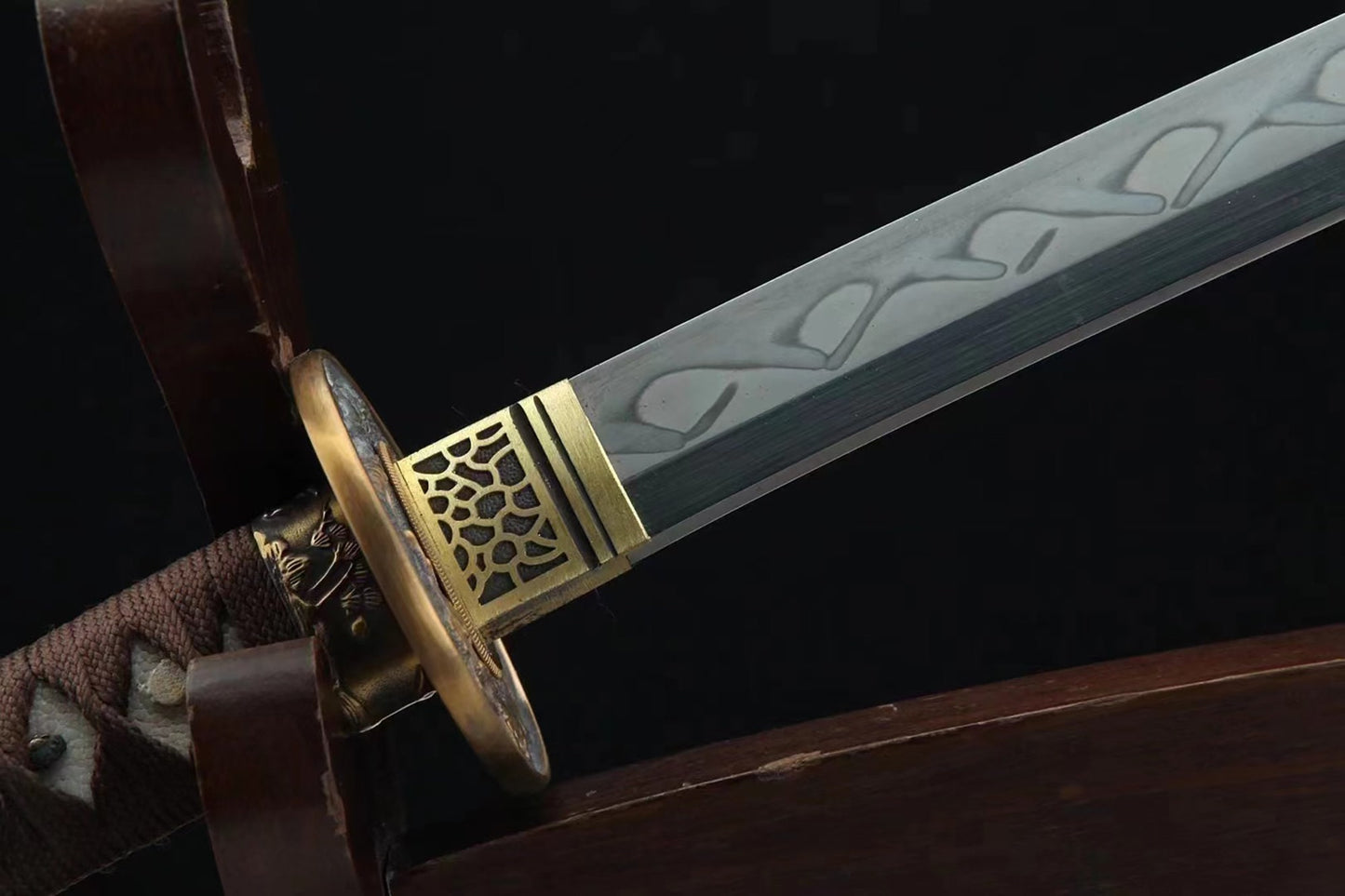 Fire Kirin Katana - Fierce and Majestic Sword Infused with Japanese Tradition